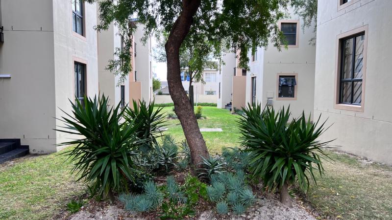 2 Bedroom Property for Sale in Burgundy Estate Western Cape